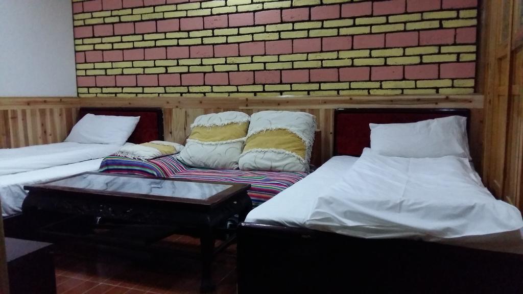 Tibet Guesthouse 虎跳峡卓玛客栈 Σάνγκρι-Λα Δωμάτιο φωτογραφία